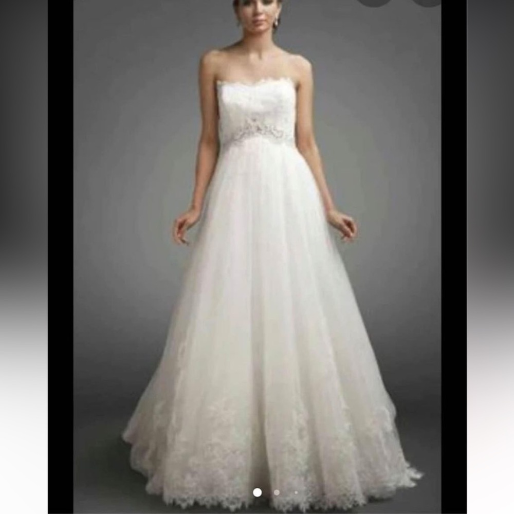 NWT Enzoani Ghislaine Strapless Wedding Dress With Lace Bust Detail And Overlay.